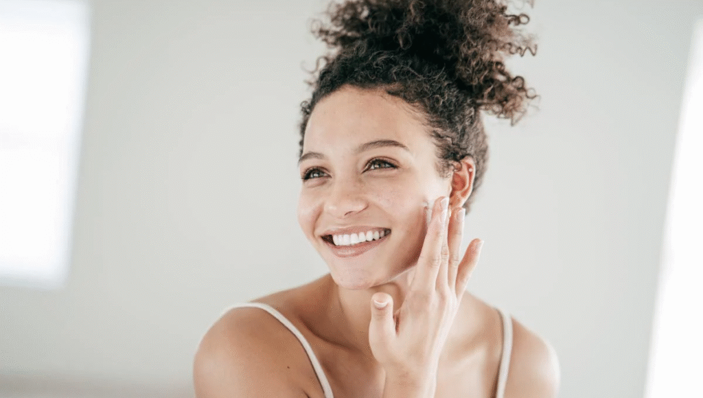 मानसून स्किनकेयर टिप्स: चुनें सही सनस्क्रीन और बचाएँ त्वचा को नुकसान से