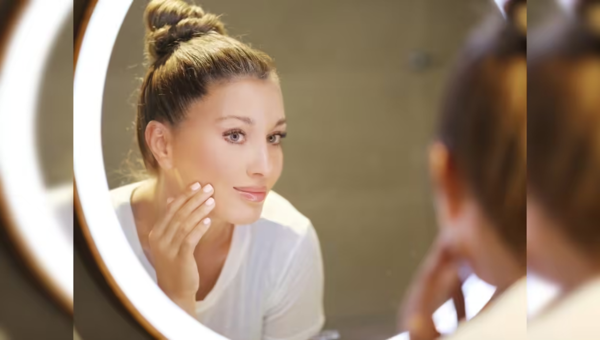 Glycerin For Glowing Skin: अपनाएं ये सिंपल नुस्खा पाएं शीशे जैसी चमकदार त्वचा